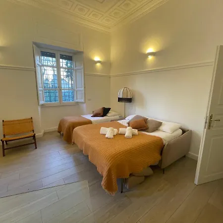 Apartment Marcantonio Rome: Colosseum For Groups